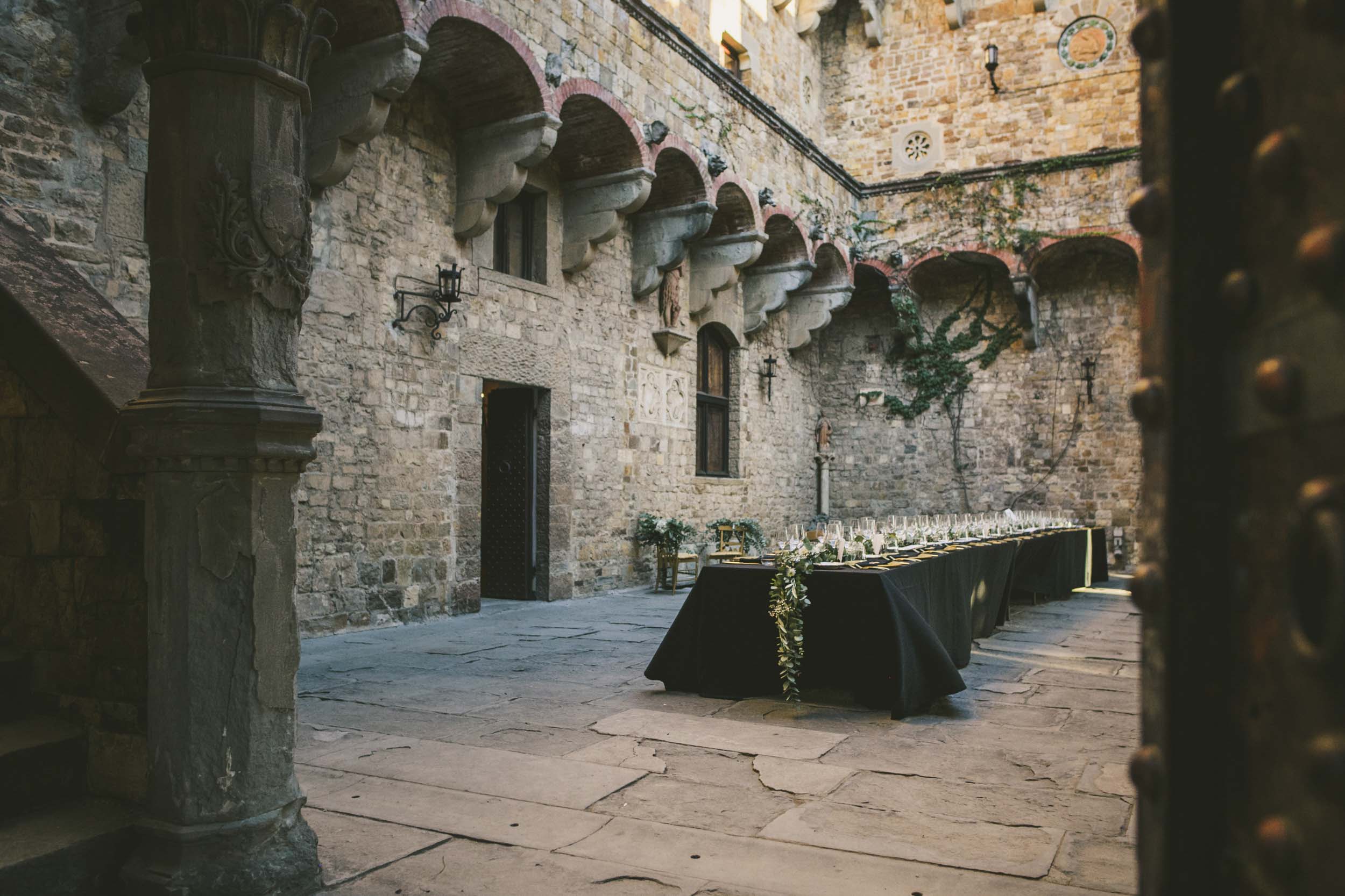 Destination Wedding in Italy - Alessia Bruchi fotografia, italian wedding photographer based in tuscany available for exclusive destination wedding in tuscany and Italy. Wedding in Castello di Vincigliata Firenze