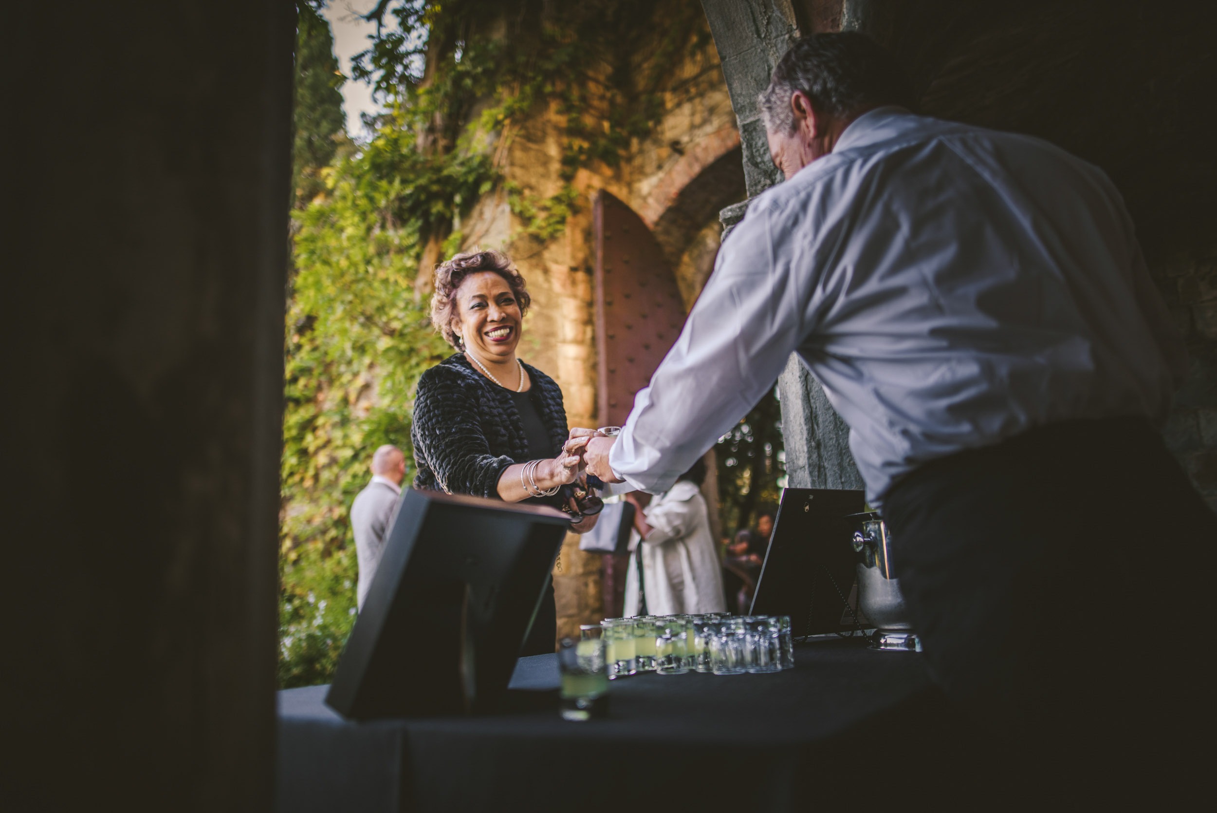 Destination Wedding in Italy - Alessia Bruchi fotografia, italian wedding photographer based in tuscany available for exclusive destination wedding in tuscany and Italy. Wedding in Castello di Vincigliata Firenze