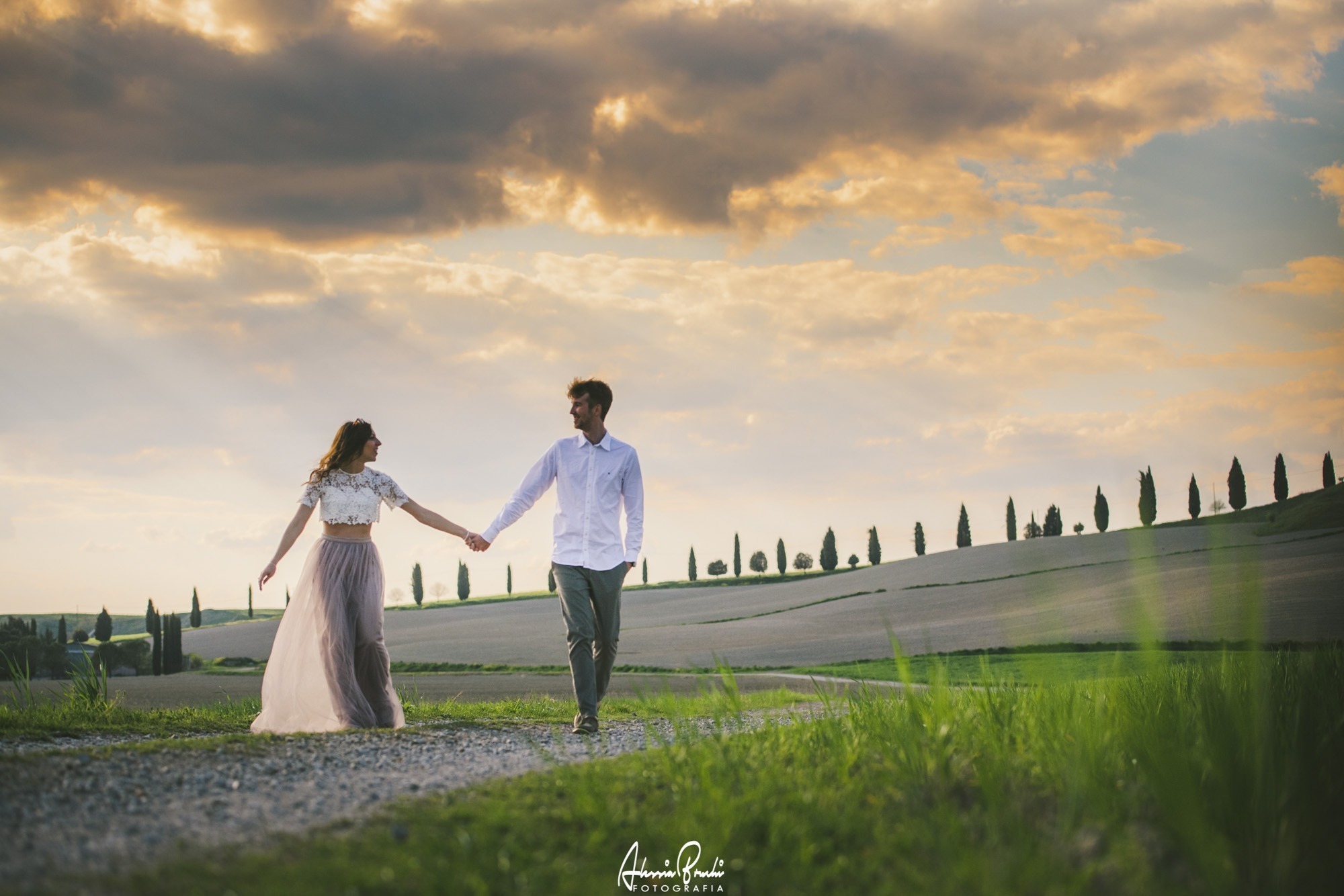 Engagement photo session in Crete Senesi, Tuscany Engagement photo session in Crete Senesi, Tuscany