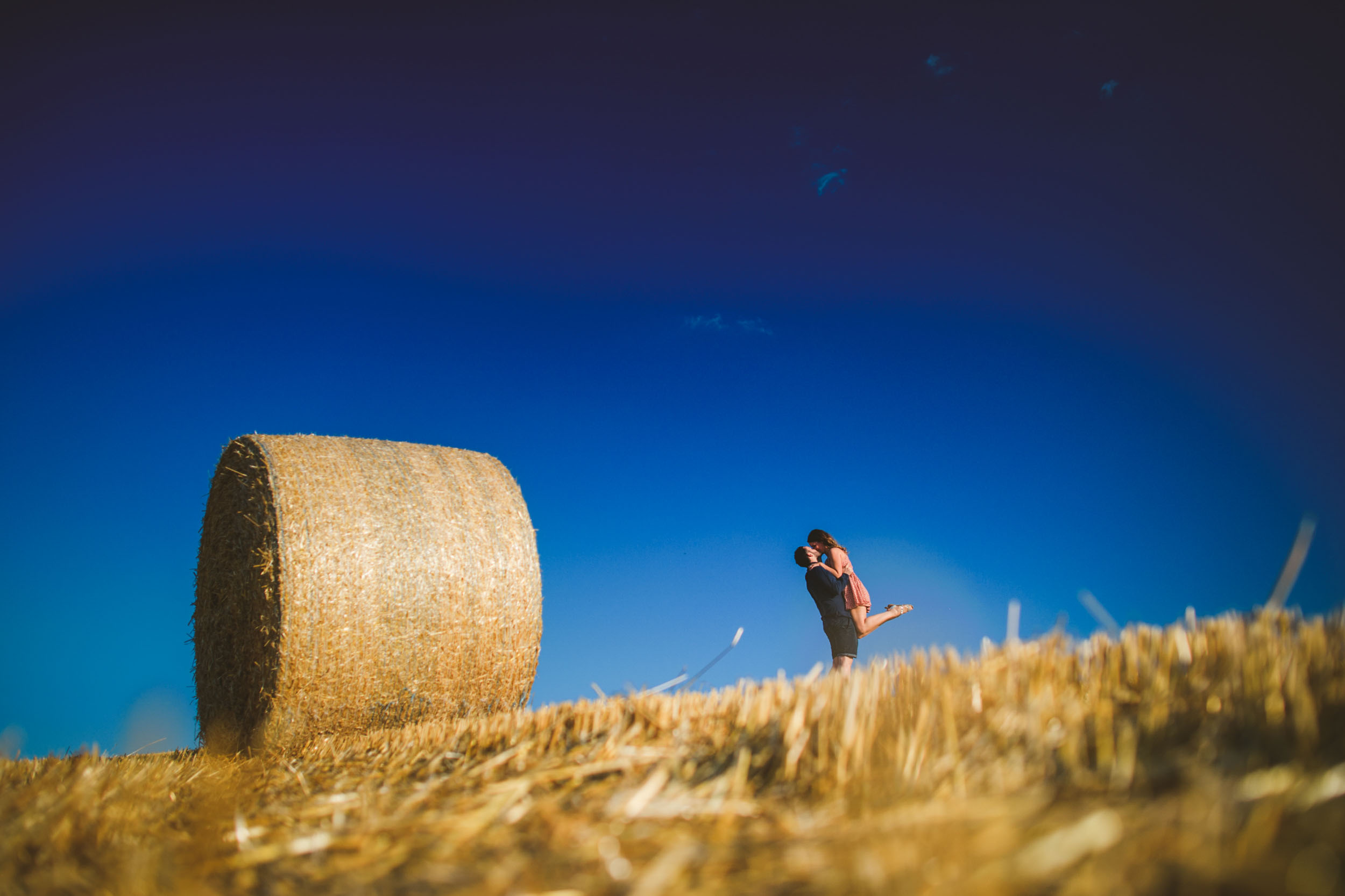 Engagement Photos in Crete Senesi Tuscany