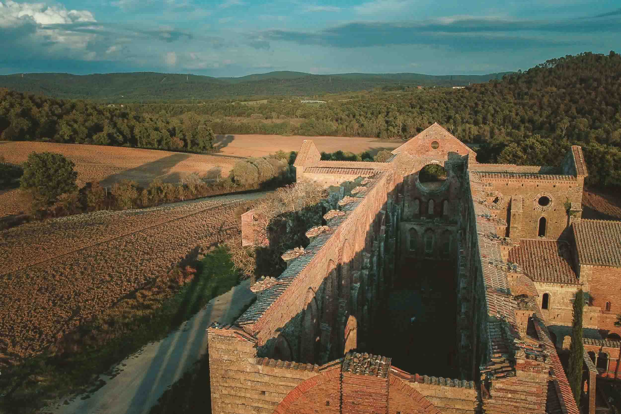 Fotografo drone Abbazia di San Galgano
