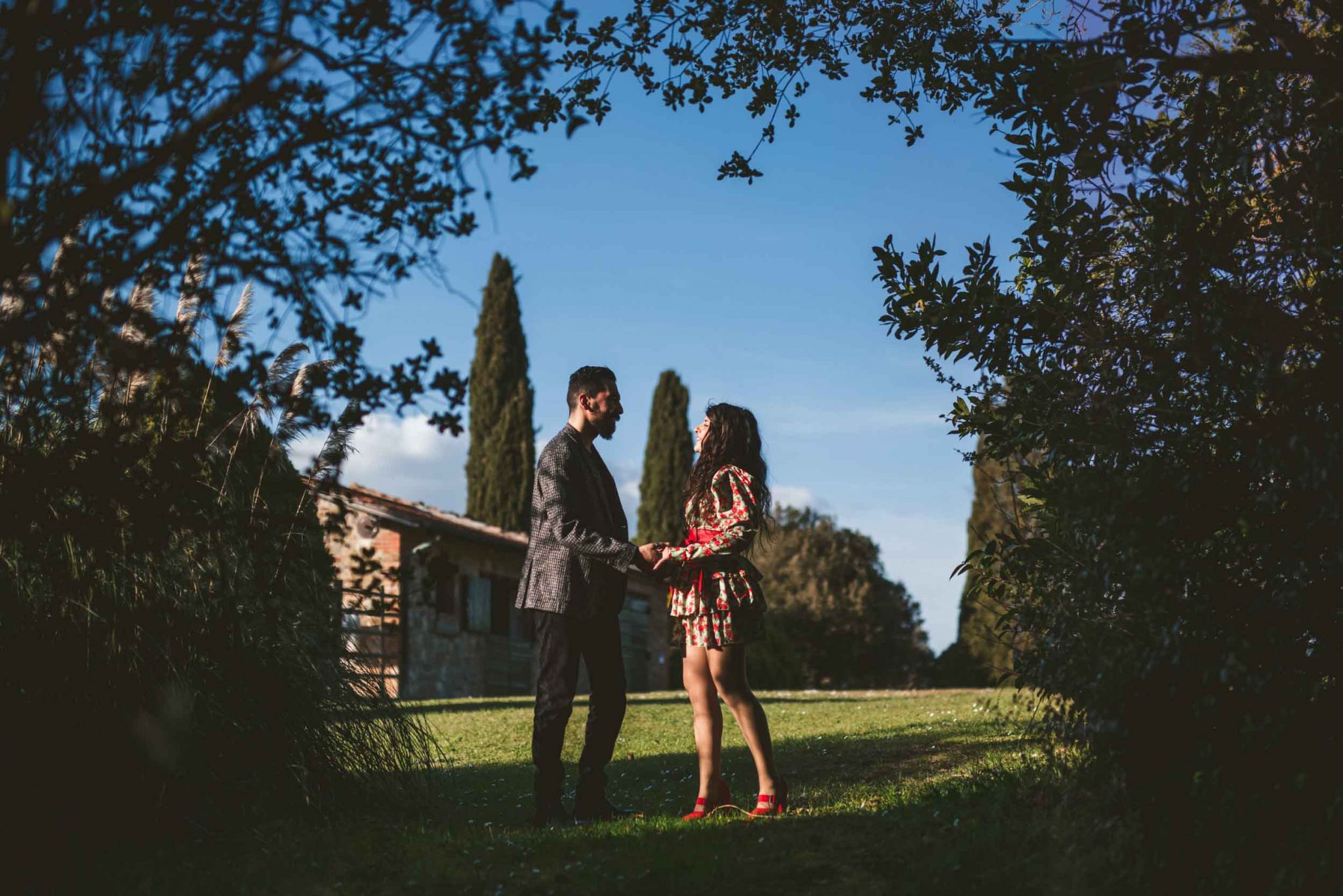 Romantic Engagement in Val d'Orcia Tuscany | Alessia Bruchi Fotografia