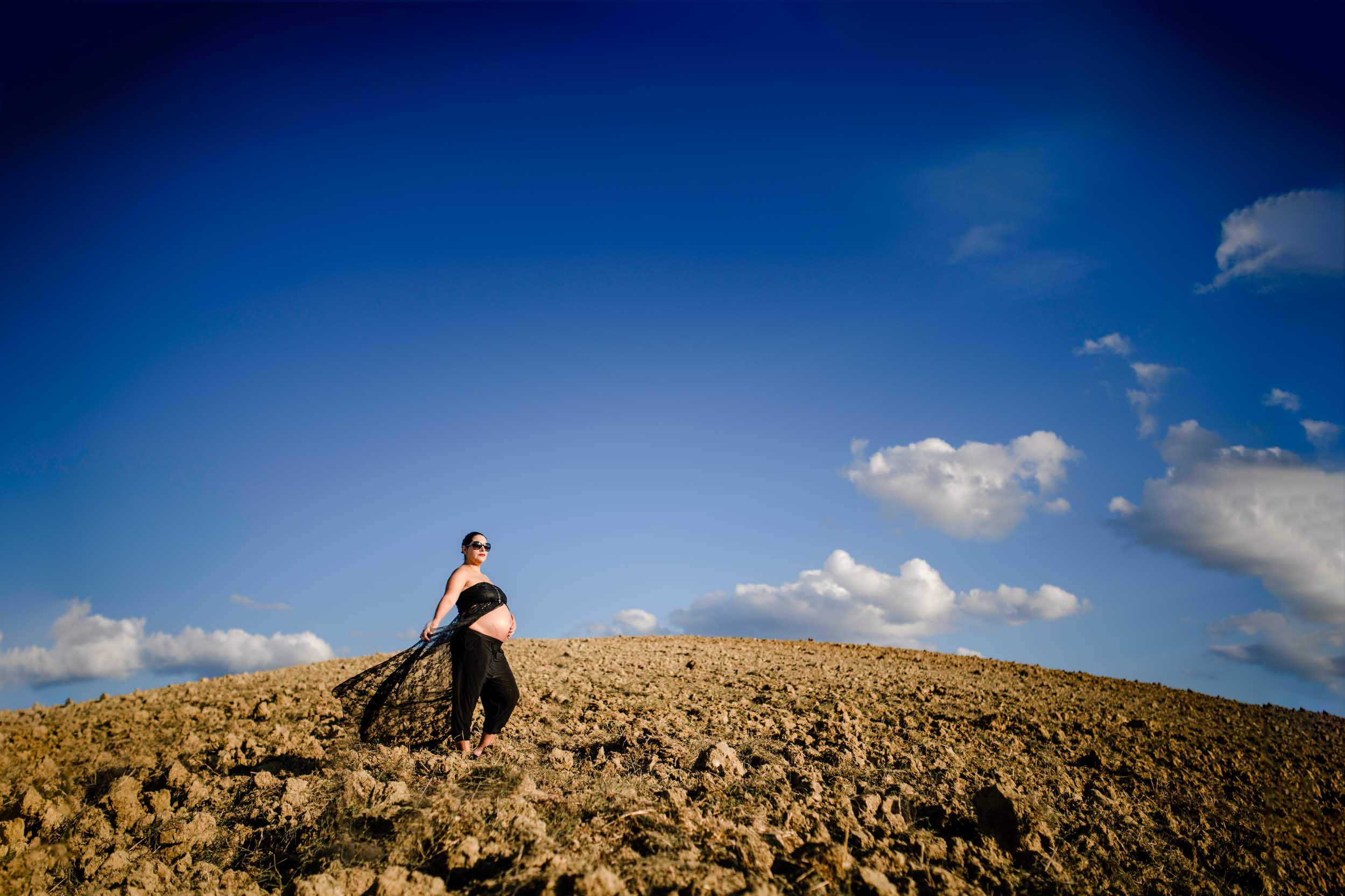 Maternity Photographer in Tuscany