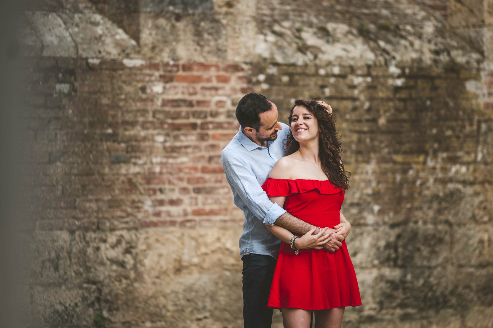 Engagement photo shooting in san galgano abbey, Tuscany - Alessia Bruchi Fotografia, italian wedding photographer based in siena available for exclusive wedding engagement elopement in Tuscany and Italy Foto Prematrimonio Siena Toscana