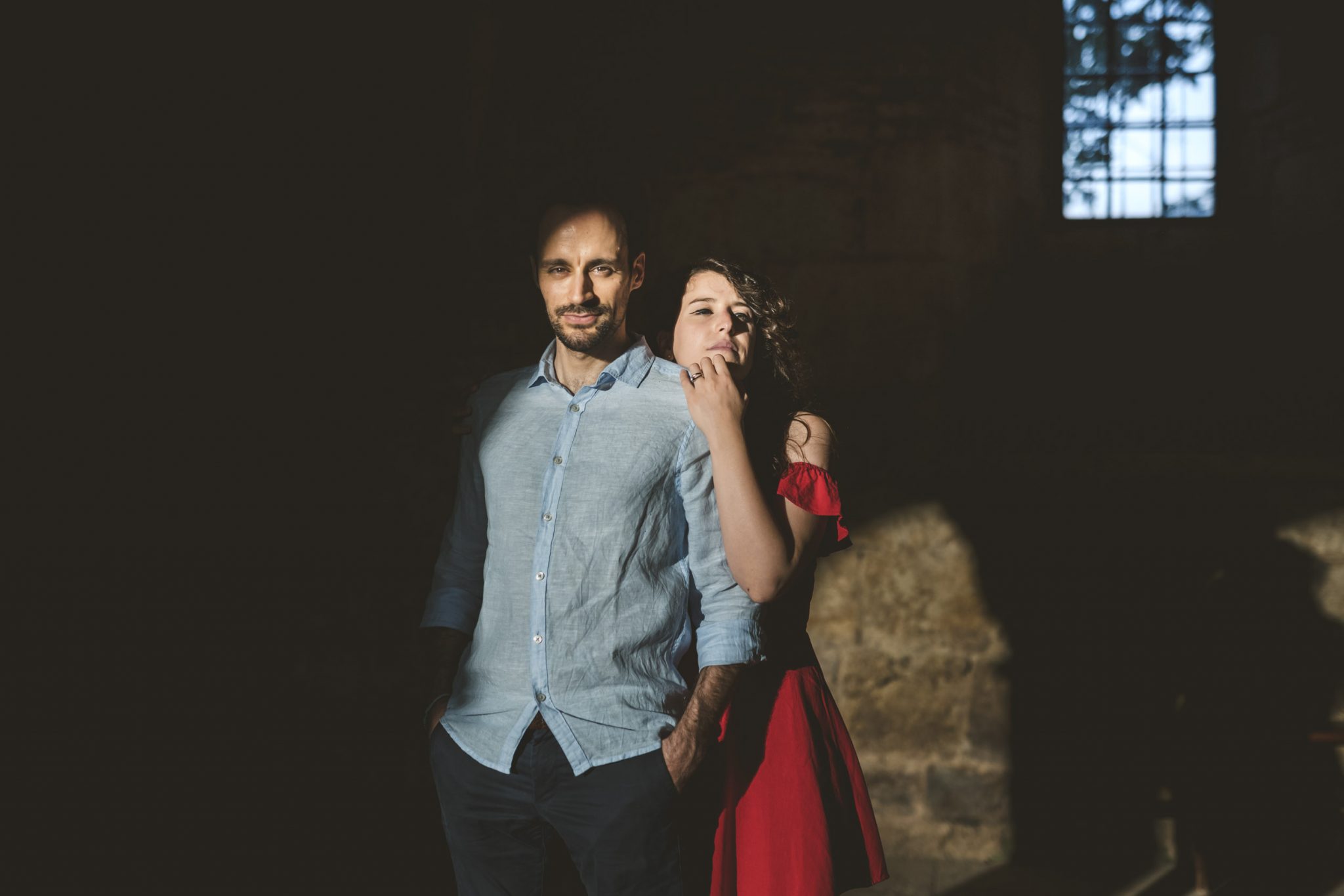 Engagement photo shooting in San Galgano Abbey, Tuscany Foto Prematrimonio Siena Toscana