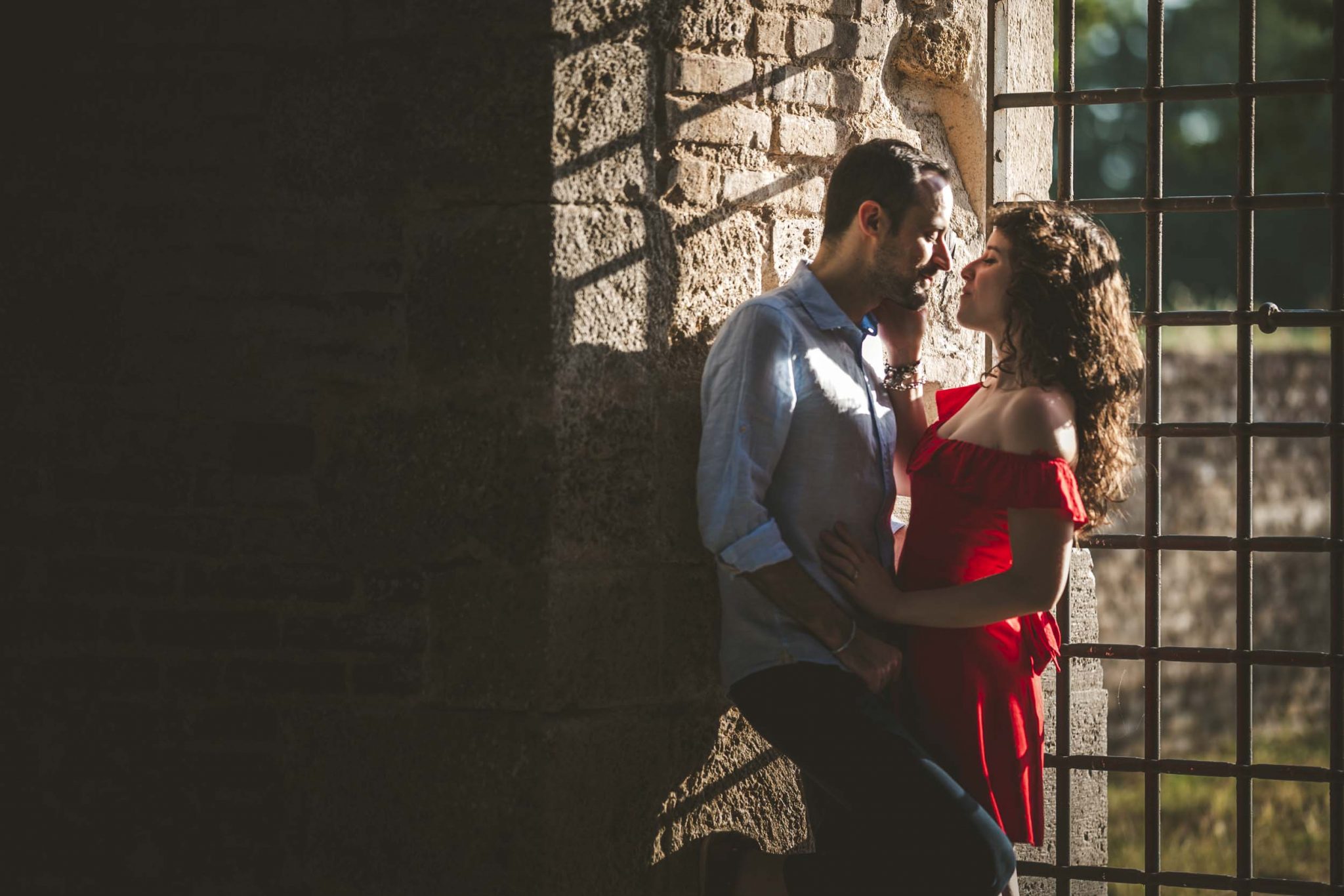 Engagement photo shooting in San Galgano Abbey, Tuscany Engagement Photos San Galgano Abbey Tuscany