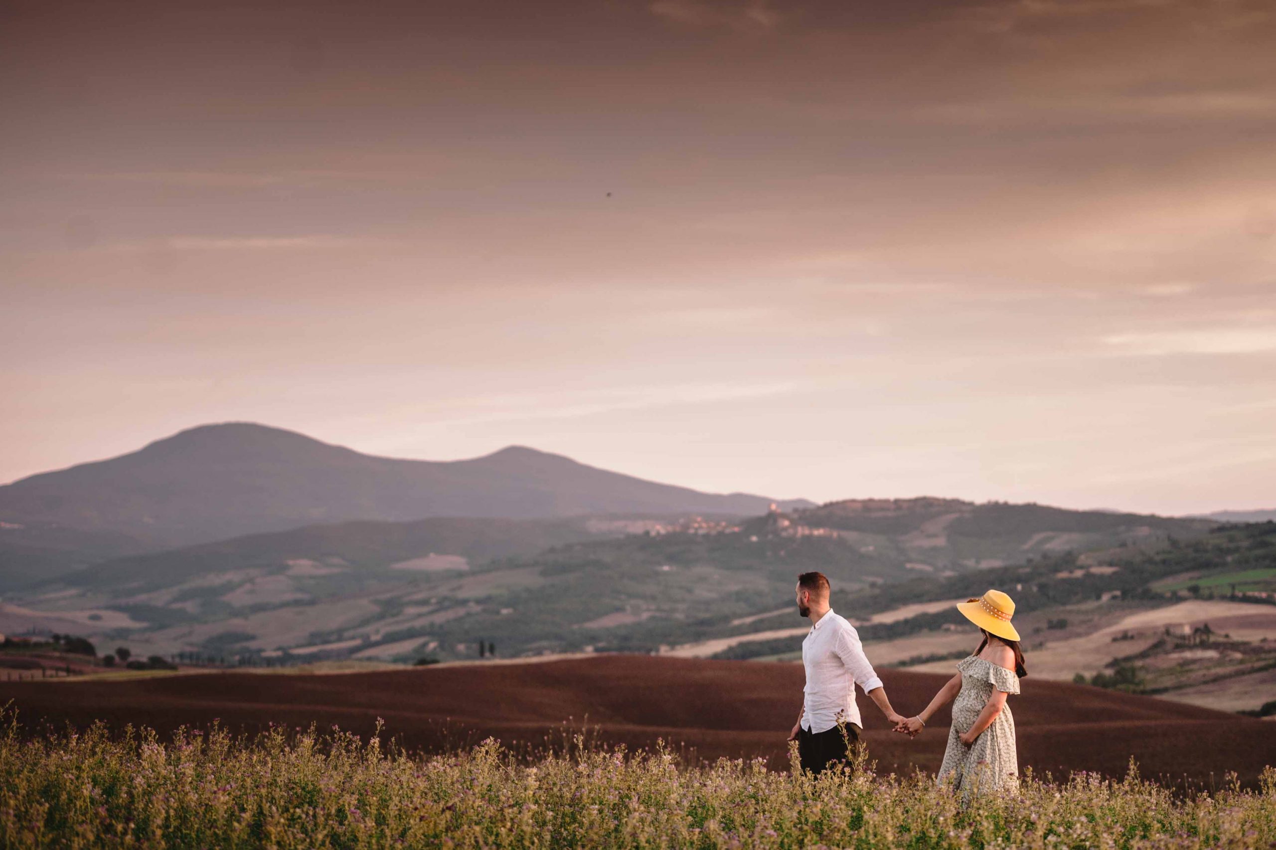 Pregnancy Portrait in Val d'Orcia Tuscany